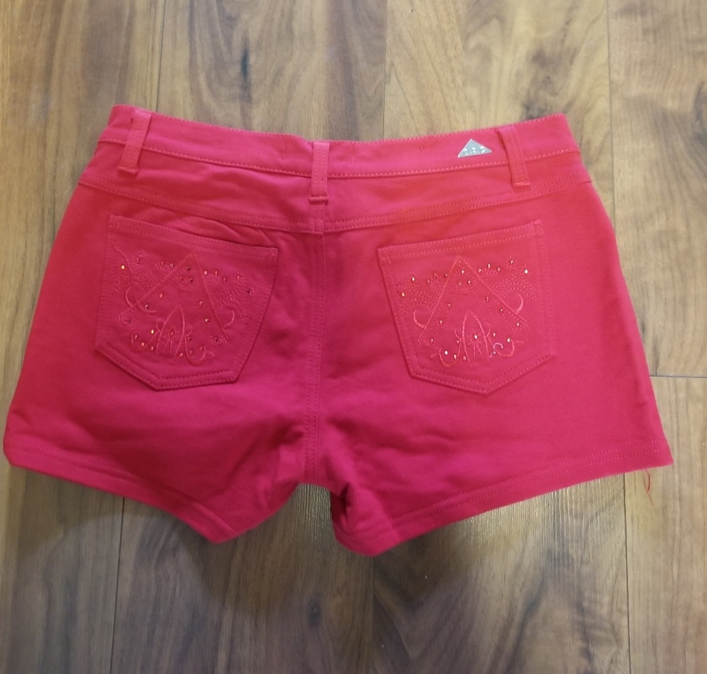 Shorts - Picture 4 of 4
